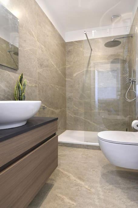 Apartamento Luminoso Bilocale Con Terrazzino Milán